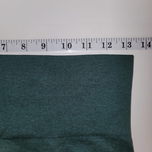 Lululemon In The Flow Crop ll Heathered Forest Green Capri Leggings, sz 4 - Picture 12 of 15